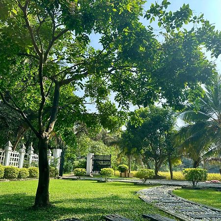Aroma Villa Homestay โปลอนนารูวา ภายนอก รูปภาพ