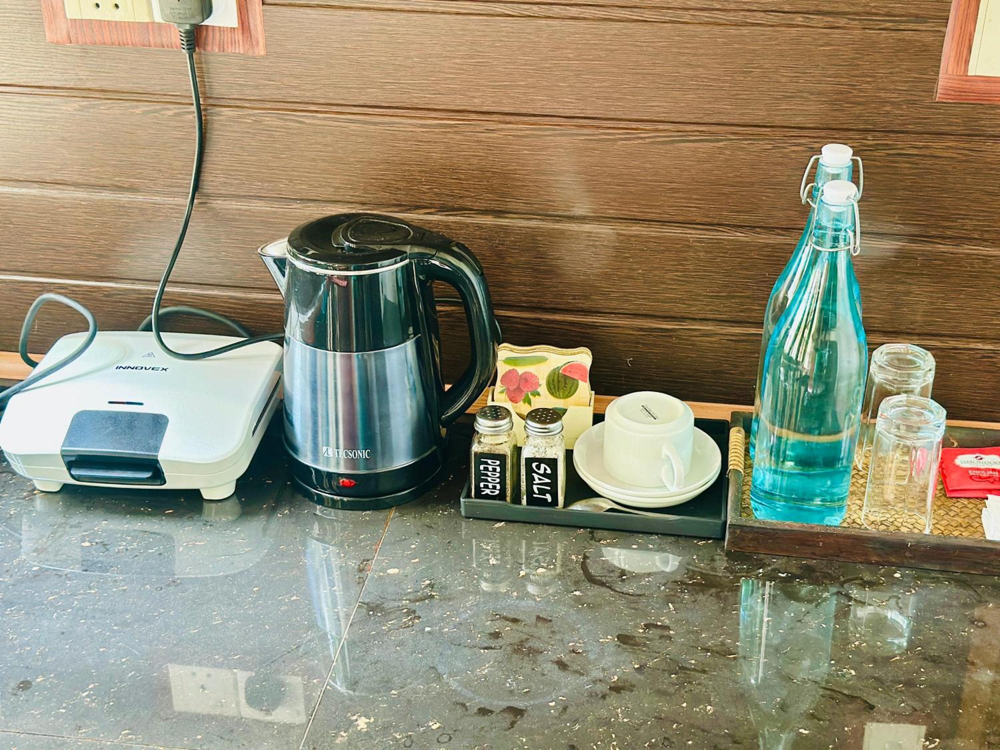 Aroma Villa Homestay โปลอนนารูวา ภายนอก รูปภาพ